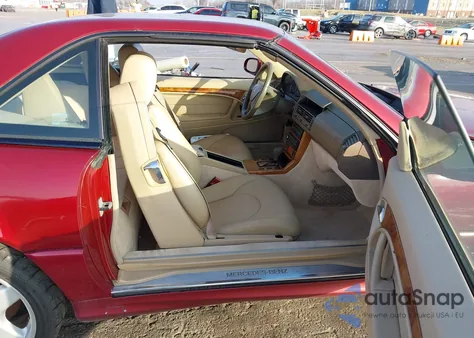 2000 Mercedes-Benz Sl 500 z USA, uszkodzony, nr VIN WDBFA68F7YF191037